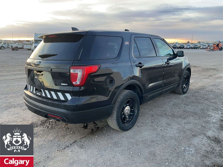 2017-ford-explorer-image-4