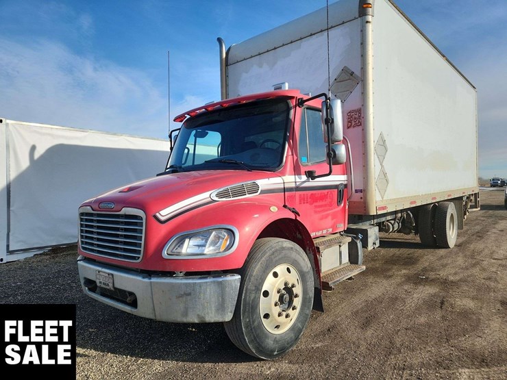 2012-freightliner-m2-106-image-1