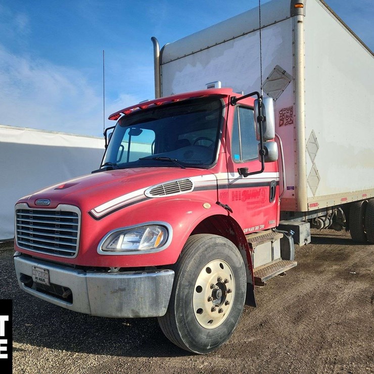2012 FREIGHTLINER M2 106