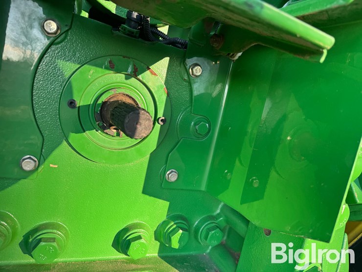 2012-john-deere-7230r-image-17