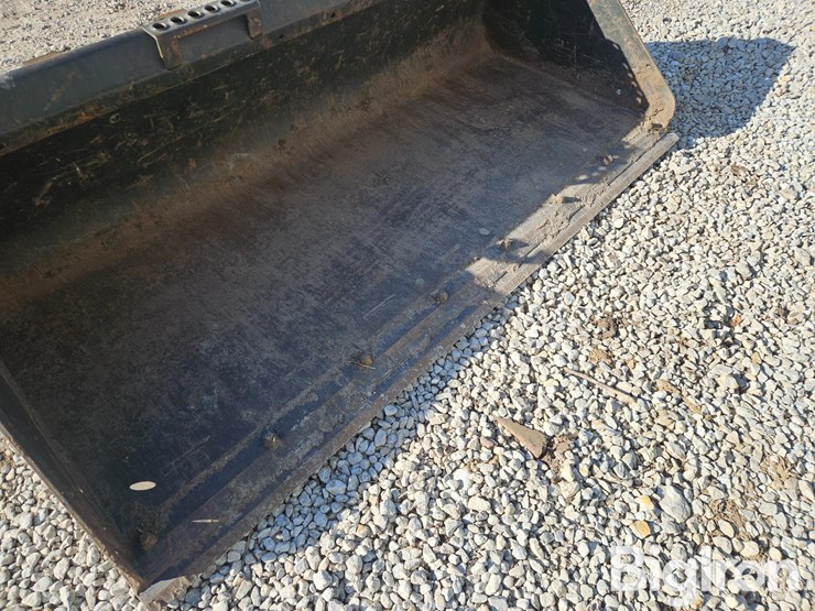 bobcat-74lp-skid-steer-bucket-image-12
