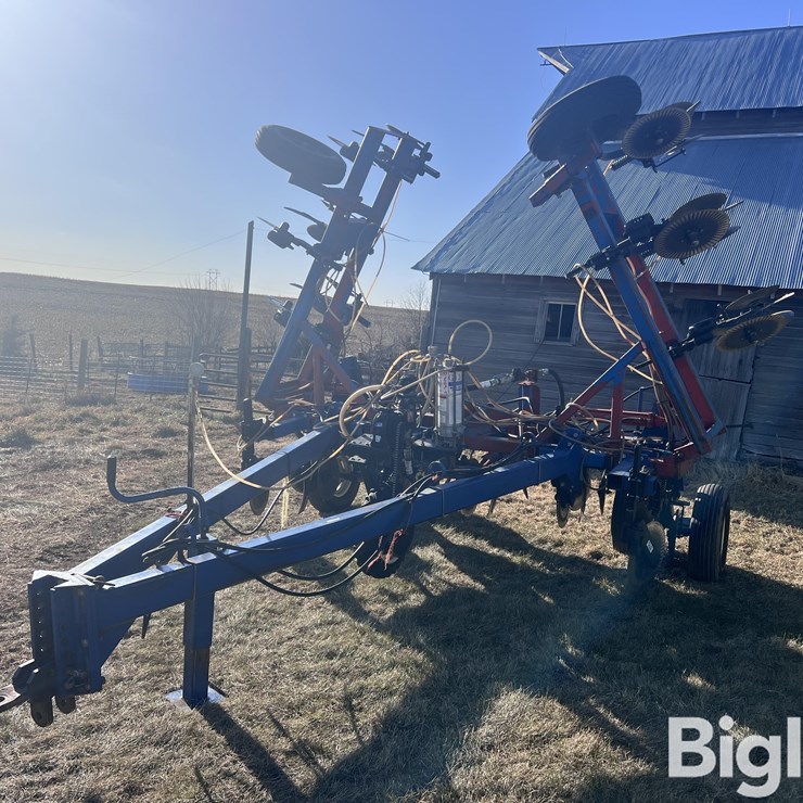 Blu-Jet 11R30” Pull-Type Anhydrous Applicator