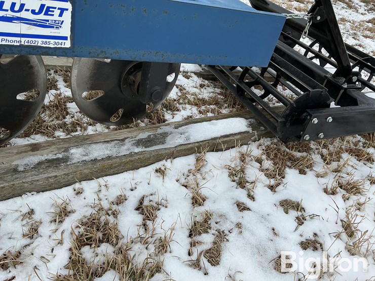 blu-jet-track-closer-image-13