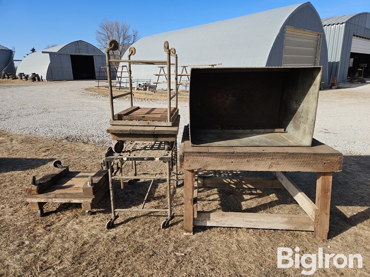 work-bench/rolling-carts-image-1