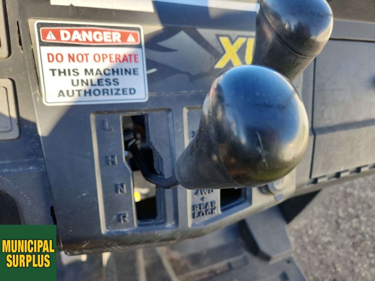 john-deere-gator-image-9