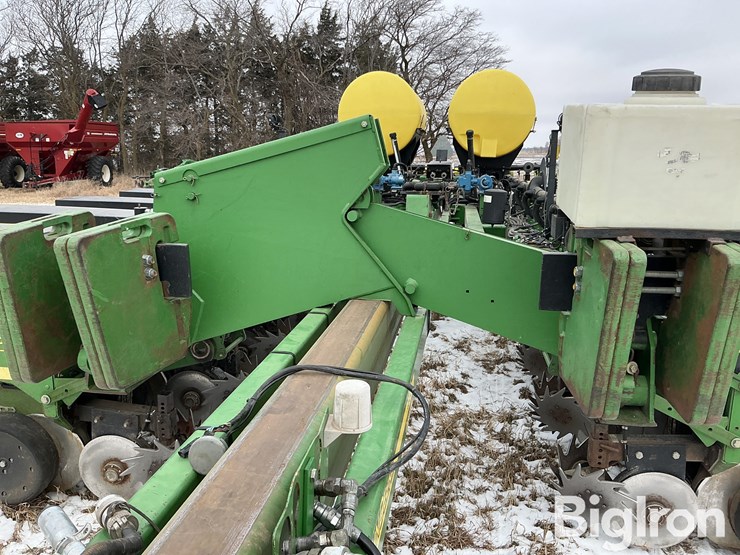 2005-john-deere-1770-image-14