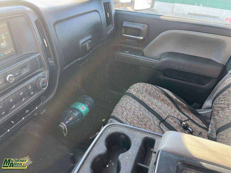 2016-chevrolet-silverado-2500hd-image-17