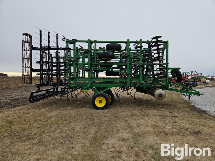 2015-john-deere-2310-image-4