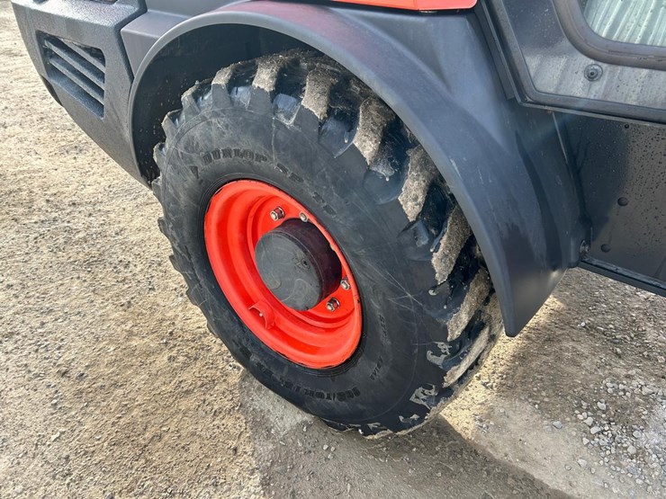 2021-kubota-r530-image-12