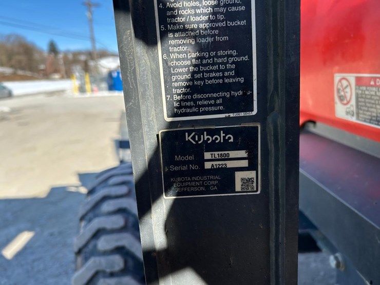 2019-kubota-m62-image-28