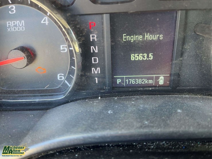 2016-chevrolet-silverado-2500hd-image-27