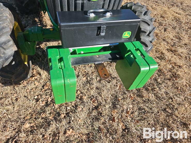 2015-john-deere-4044m-image-12