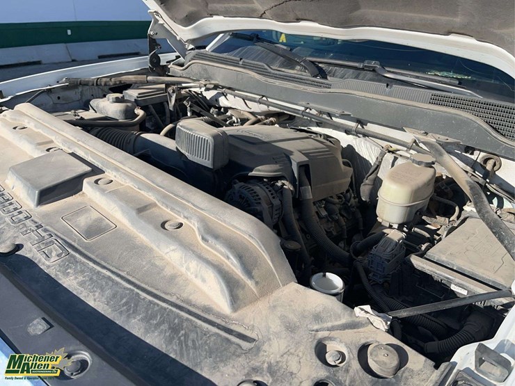 2016-chevrolet-silverado-2500hd-image-26