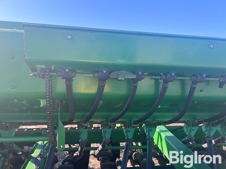 john-deere-750-image-17