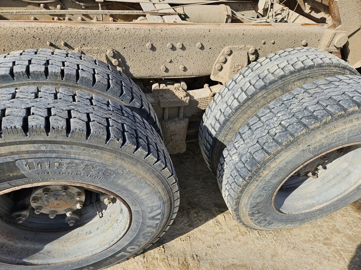 1989-ford-l9000-image-25