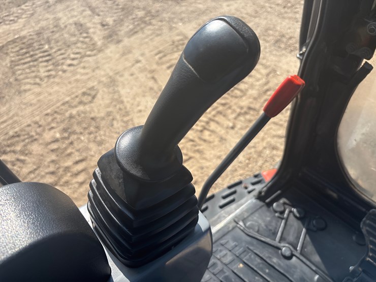 2017-kubota-kx040-4r3a-image-18