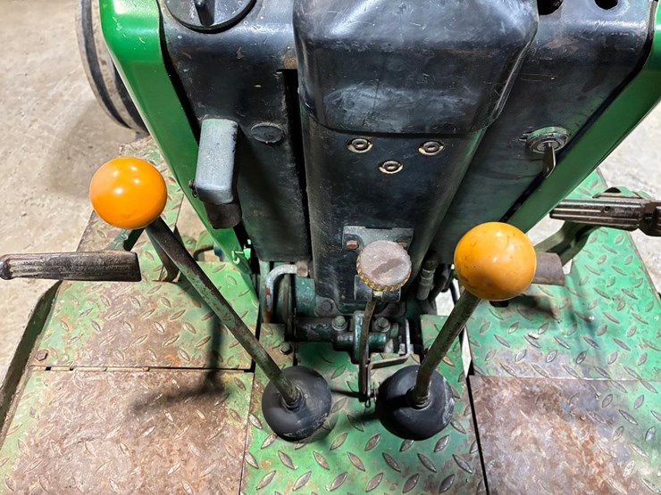 john-deere-2940-image-24