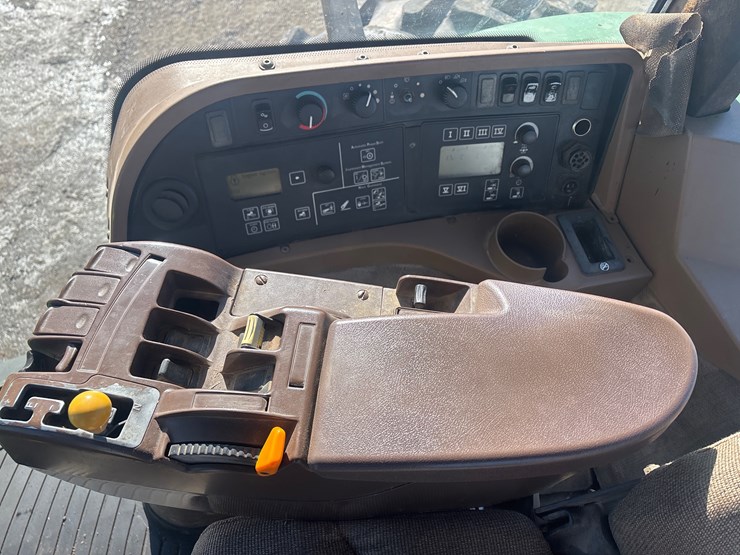 john-deere-8330-image-15