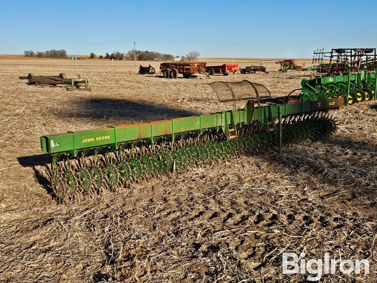 john-deere-400-image-1