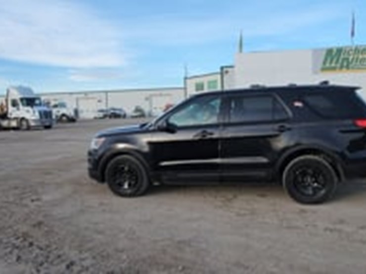 2017-ford-explorer-image-5