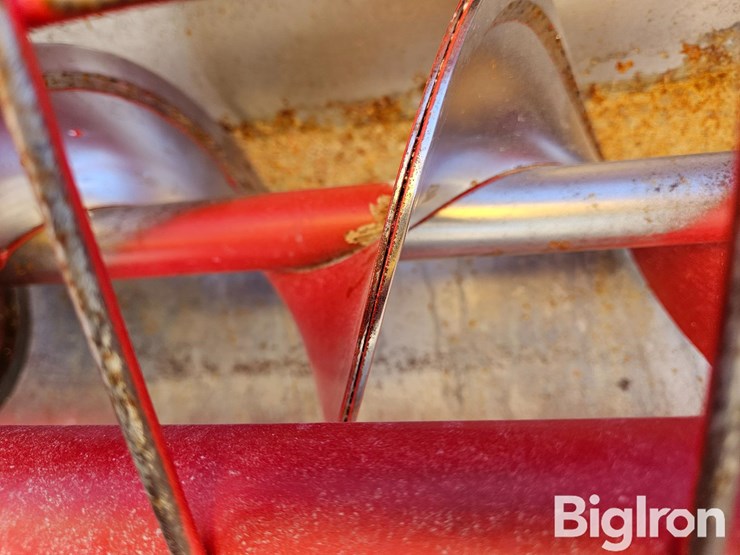 westfield-mkx-13-94-13"x94'-hopper-auger-image-17