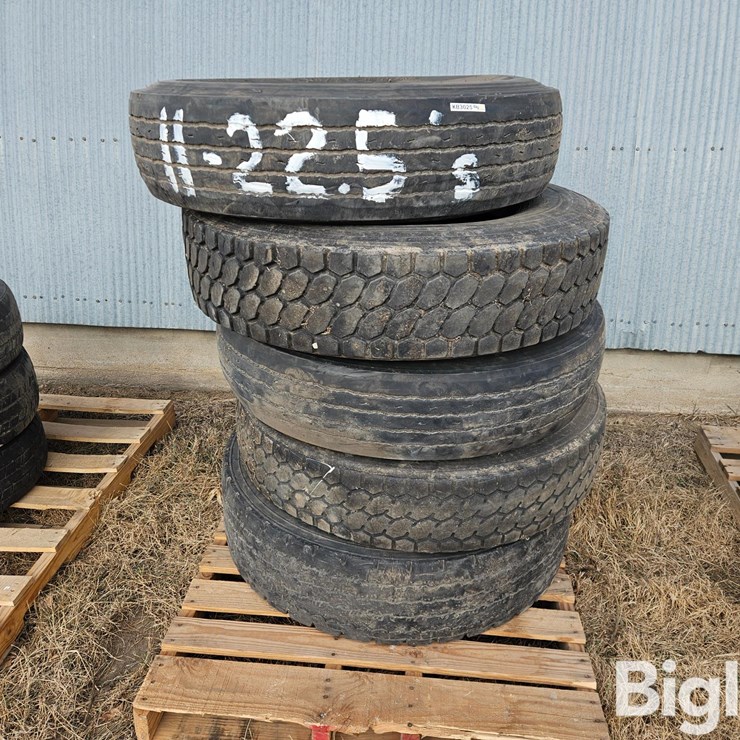 11-22.5 Tires