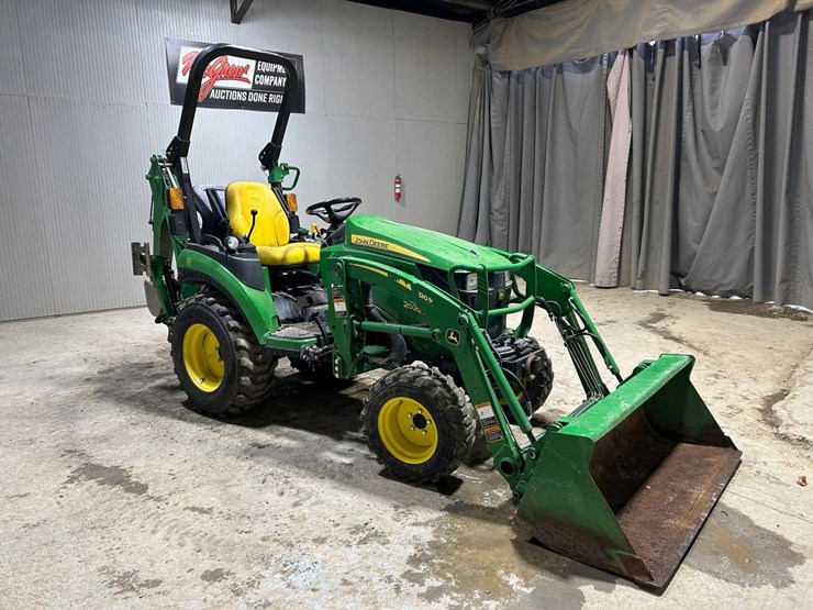 2025-deere-210le-image-7