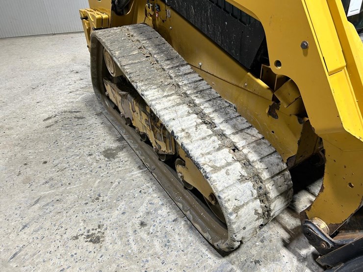 2020-caterpillar-259d3-image-42