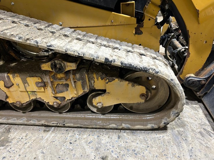 2020-caterpillar-259d3-image-44