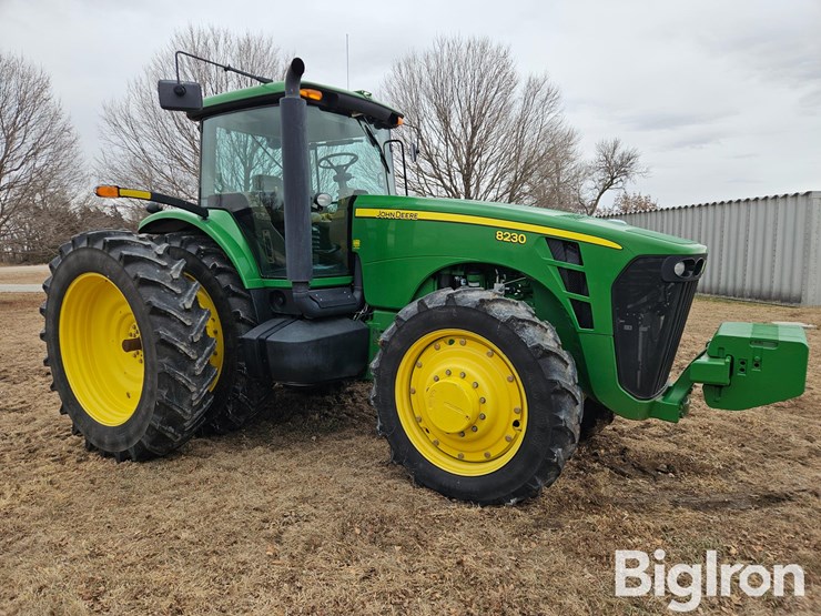 2009-john-deere-8230-image-3