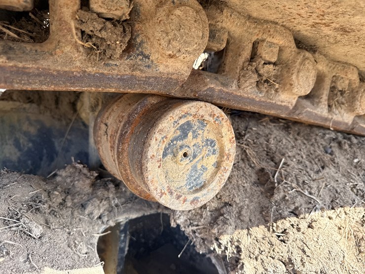 caterpillar-322-image-52