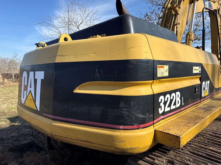 caterpillar-322-image-23