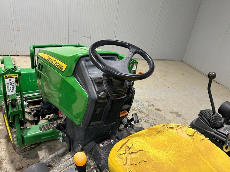 2025-deere-210le-image-24