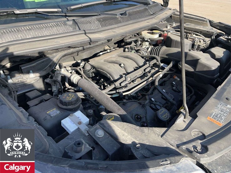 2017-ford-explorer-image-26