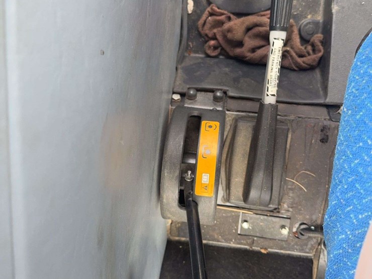 new-holland-5030-image-30