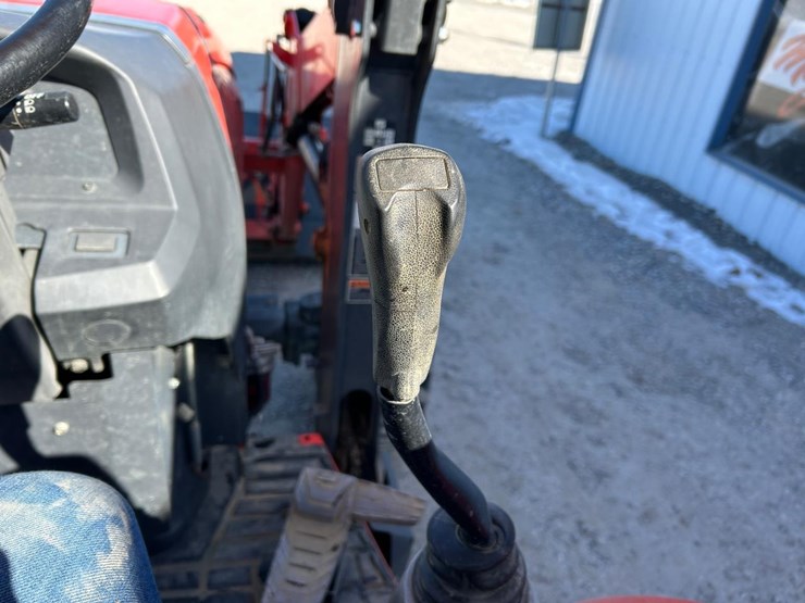 2019-kubota-m62-image-25