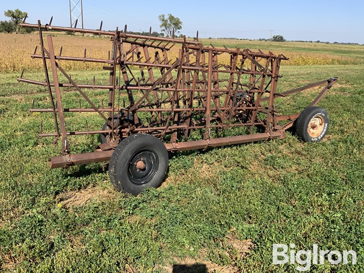 30’-5-section-folding-spiked-tooth-harrow-image-4