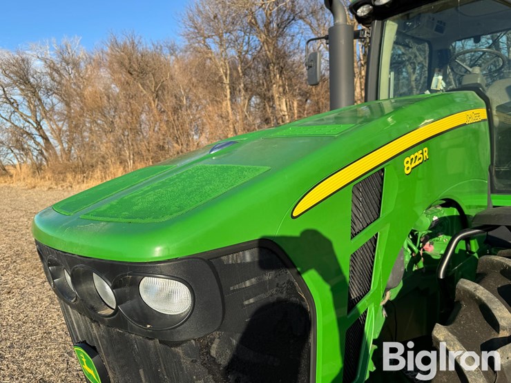 2010-john-deere-8225r-image-11