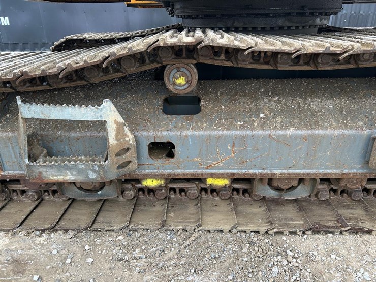 2016-liebherr-r946-image-16