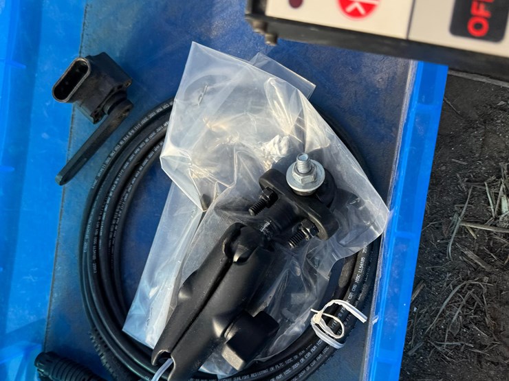 pro-trakker-hydraulic-guidance-hitch-image-20