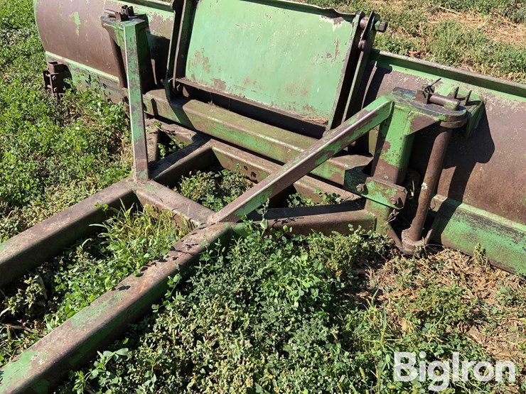 otter-belly-mount-blade-image-13