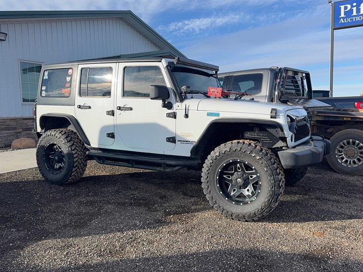 2014-jeep-wrangler-image-1