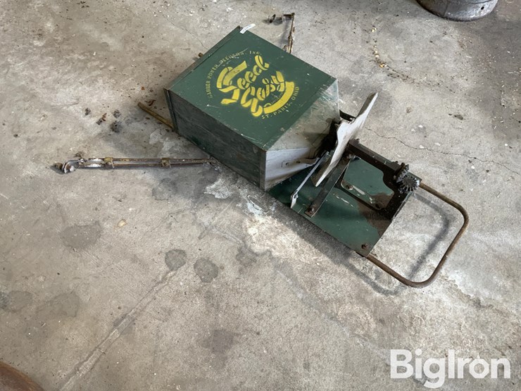 garber-power-grass-seeder-image-3