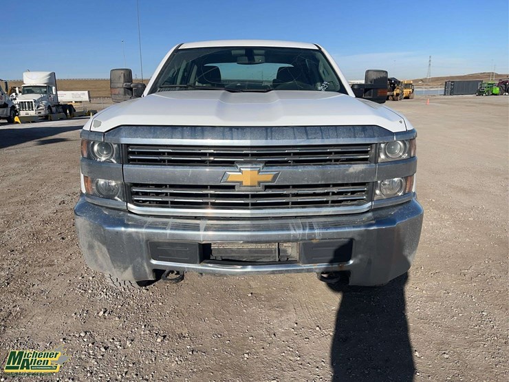 2016-chevrolet-silverado-2500hd-image-9