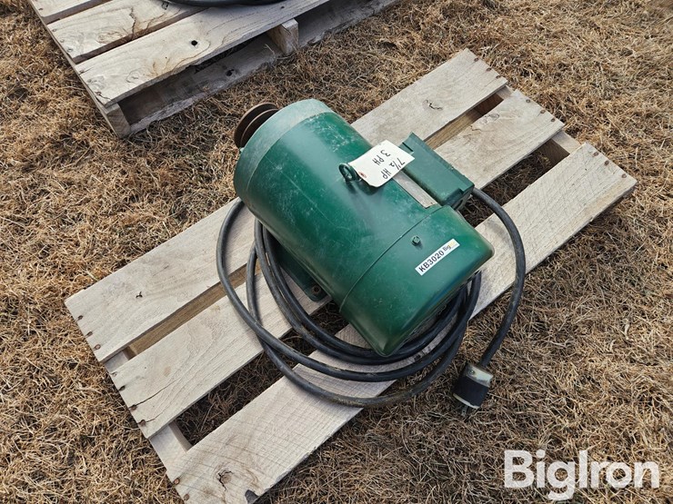 dayton-7.5-hp-3-phase-electric-motor-image-1