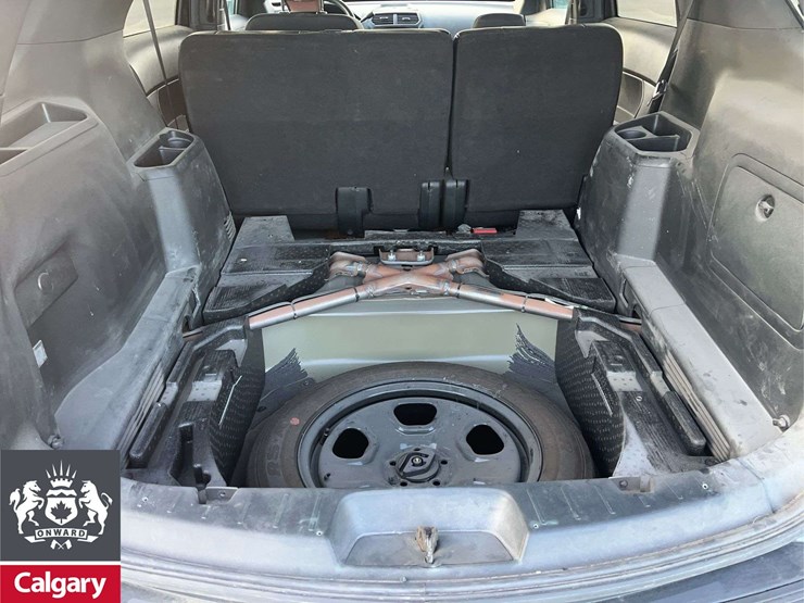 2018-ford-explorer-image-16