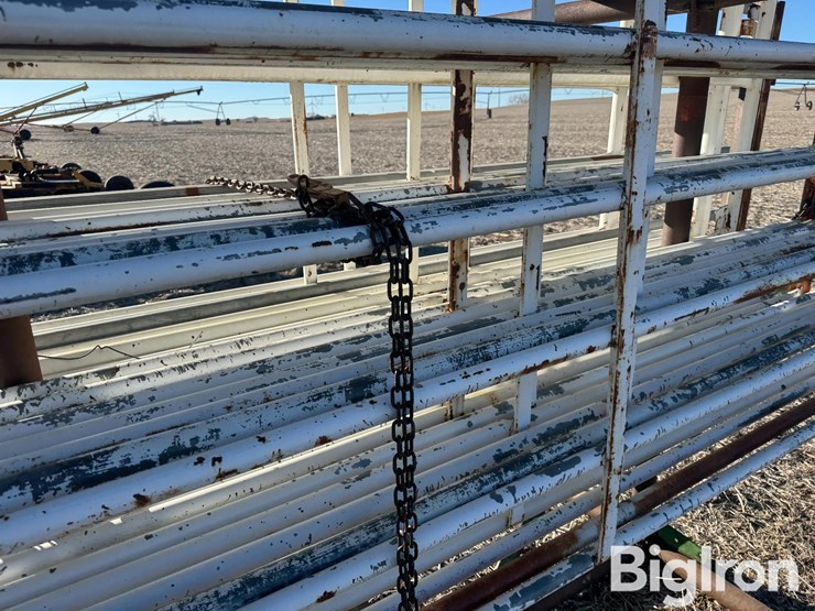 corral-gates-w/storage-rack-image-18