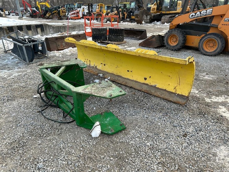 132”-snow-plow-image-1