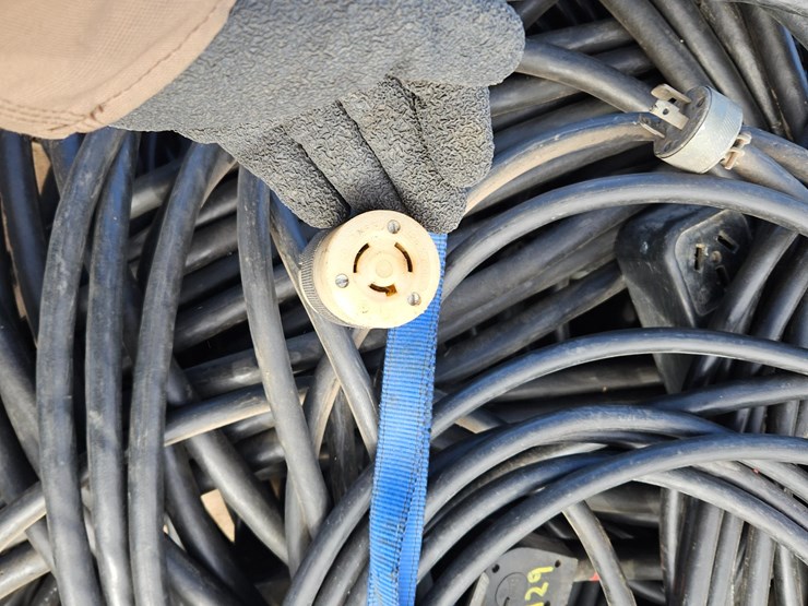 220v-extension-cords-image-9