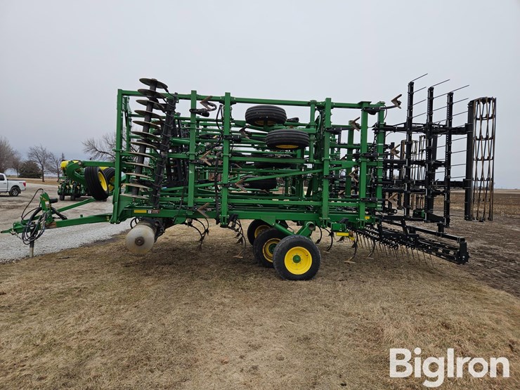 2015-john-deere-2310-image-8